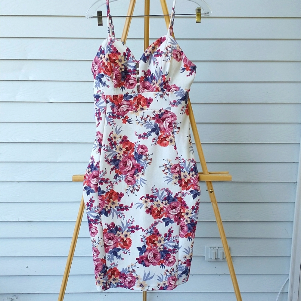 Midi Bodycon love J Floral White Party Dress with Ladder Cutouts